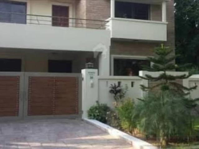 Eden exective block society boundary wall canal road Faisalabad 17 Mar Faisalabad Canal Road ID 80420