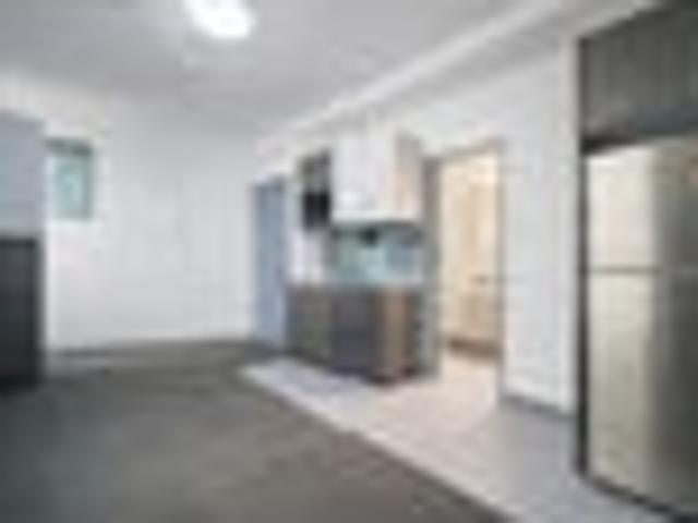 Eden Terrace, 1 bedroom, $300 pw