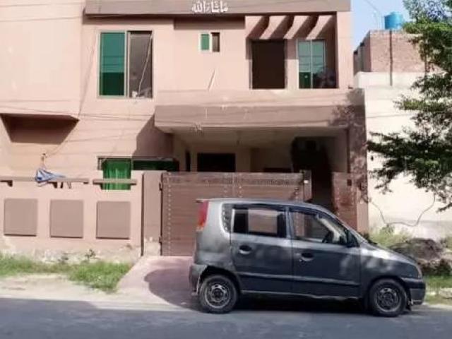 Eden valley upar portion khaali he Faisalabad ID 19501