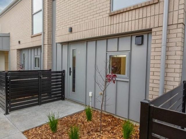 edgeware, 2 bedrooms