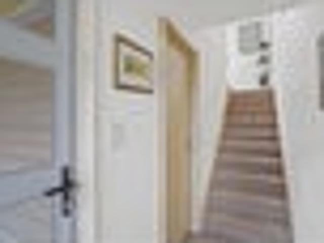 Edgeware, 2 bedrooms, $530 pw