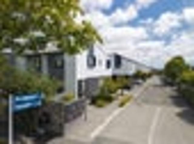 Edgeware, 2 bedrooms, $580 pw