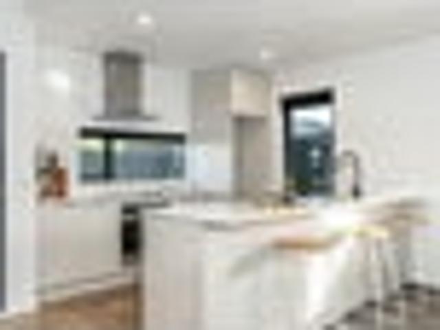 Edgeware, 2 bedrooms, $595 pw