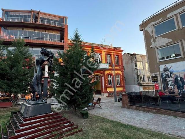 Edirne Merkezde Ticariye Uygun Satılık Müstakil Ev