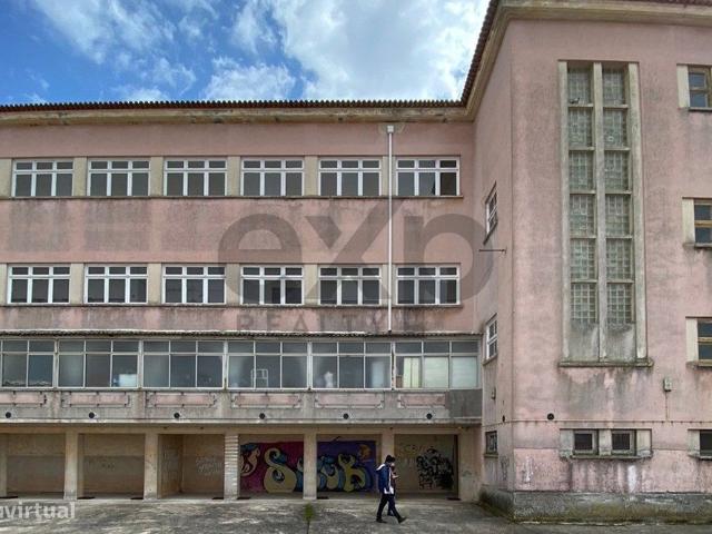 Edifcio em Santiago do Cacm, Investimento nico