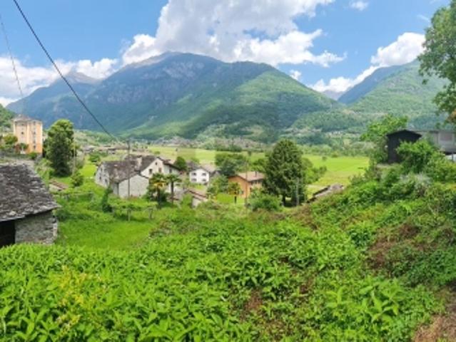 EDIFICABILE IN POSIZIONE SOLEGGIATA E CON VISTA APERTA