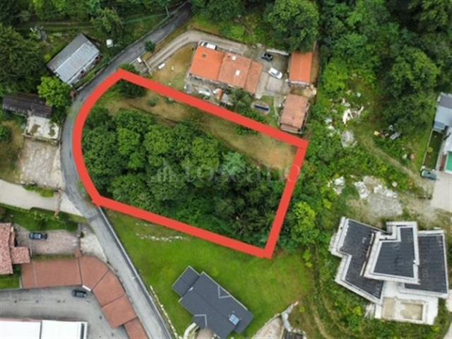 Edificabile Residenziali di 2360 mq a Marchirolo