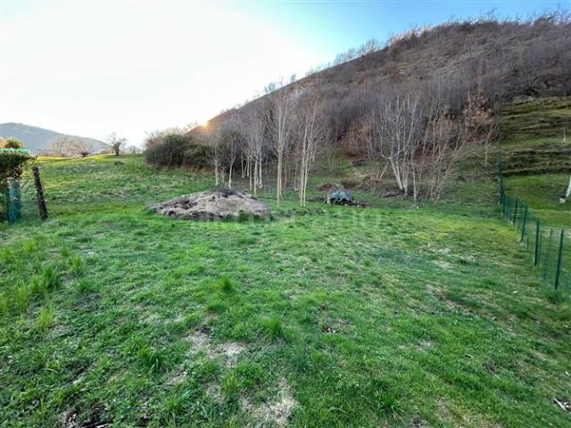 Edificabile Residenziali di 920 mq a Caino
