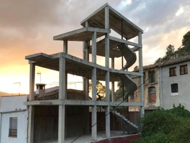 Edificio, Tivenys