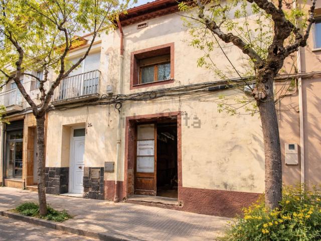 Edificio, Vallirana