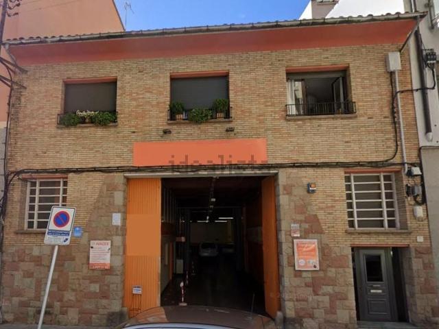 Edificio, Vic