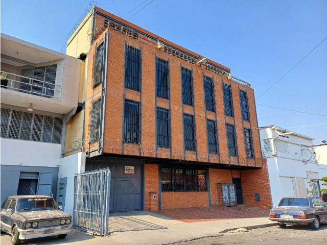 Edificio Zona Repuestera Barquisimeto