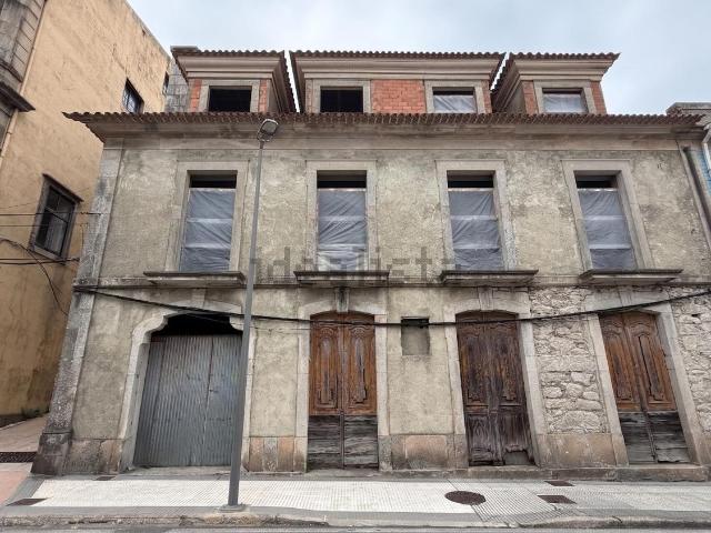 Edificio, A Guarda