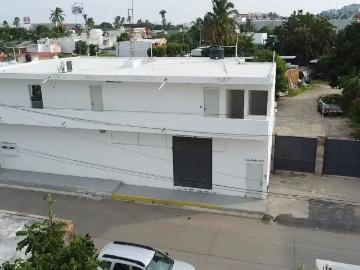 Edificio a la Venta en Salagua para Oficinas o Agencia