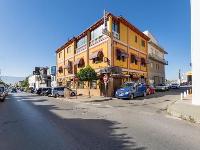 Edificio, Albolote