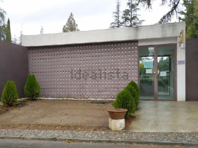 Edificio, Albolote