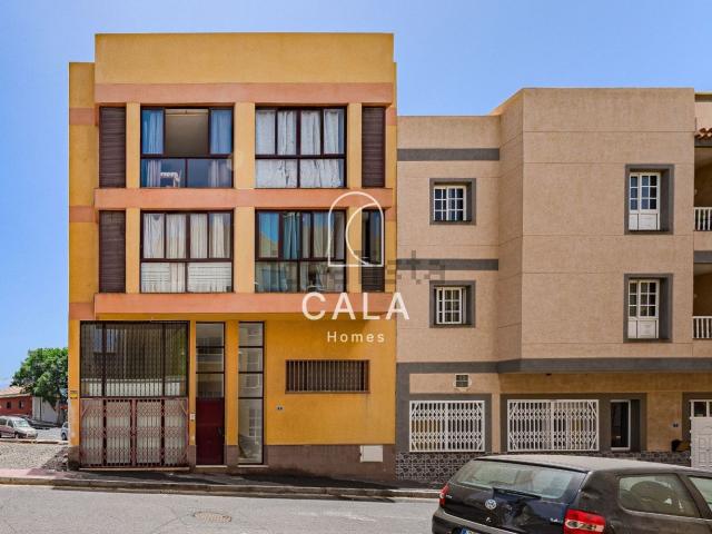 Edificio, Arona