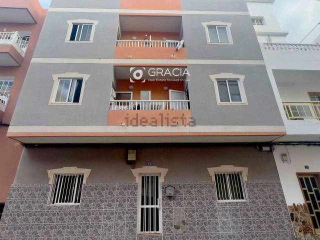 Edificio, Arona