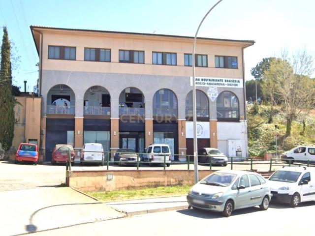 Edificio Bar Restaurante en Santa Perpètua de Mogoda, Barcelona Alquilado en la actualidad. 340.000€