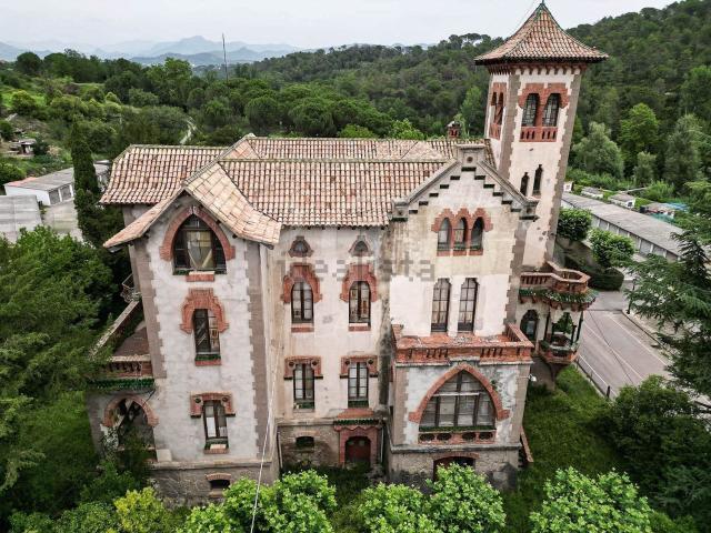 Edificio, Berga