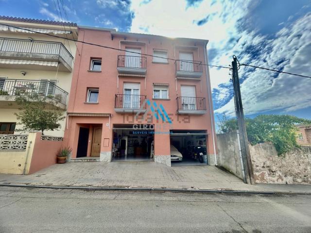 Edificio, Calonge