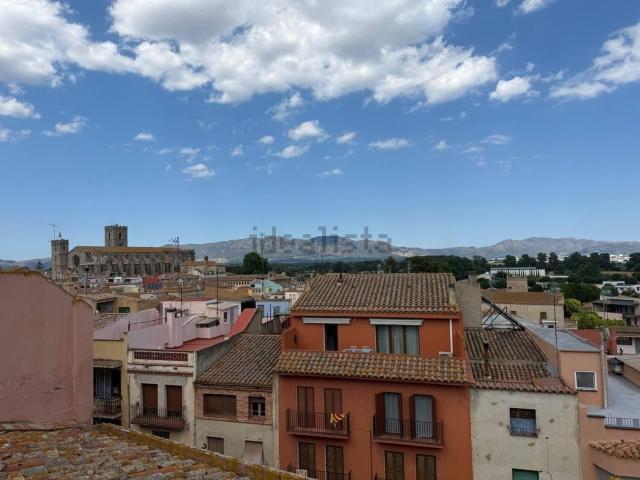 Edificio, Castelló d&apos Empúries