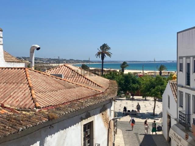 Edifício com apartamento e café restaurante no centro histórico de Lagos