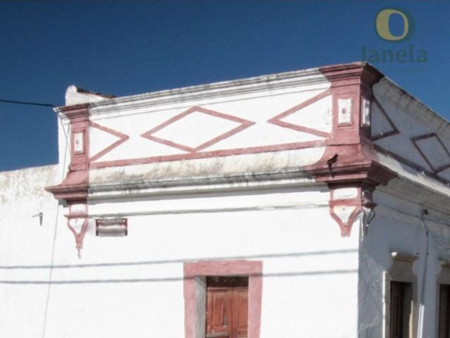 Edifício com Habitação e Comércio