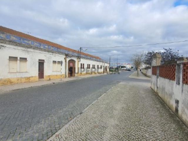 Edifício com imenso potencial no Centro do Montijo