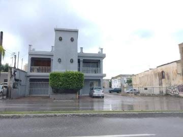 EDIFICIO COMERCIAL CON AREA DE TERRENO DOBLE FRENTE