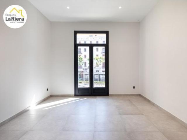 EDIFICIO COMERCIAL EN LA RIERA DE ARENYS