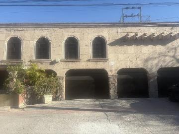 Edificio Comercial sobre Paseo los Leon, en Venta