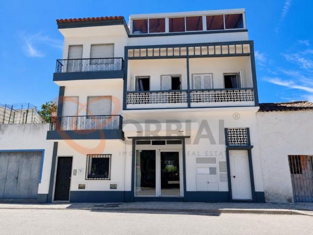 Edifício Comercial, Restaurante e Residencial com Licença de Alojamento Local, Algoz, Silves