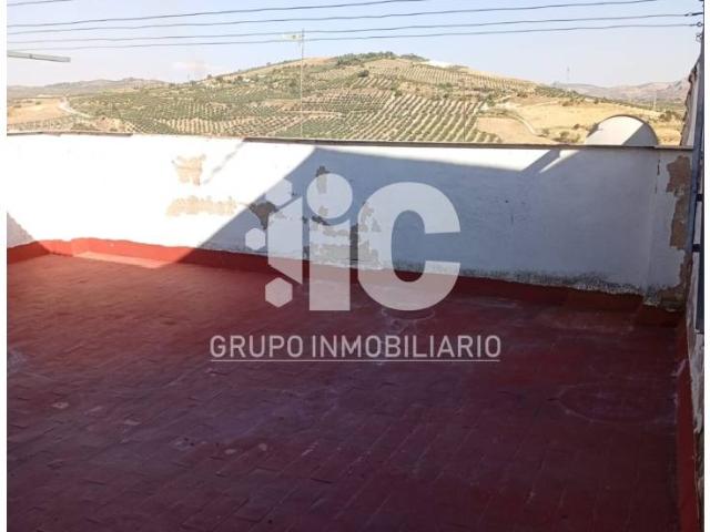 EDIFICIO COMPUESTO DE LOCAL COMERCIAL + 2 PISOS + BUHARDILLA + TERRAZA