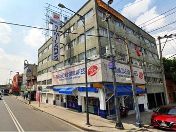 Edificio con local en esquina sobre avenida principal Calz. Ignacio Zaragoza