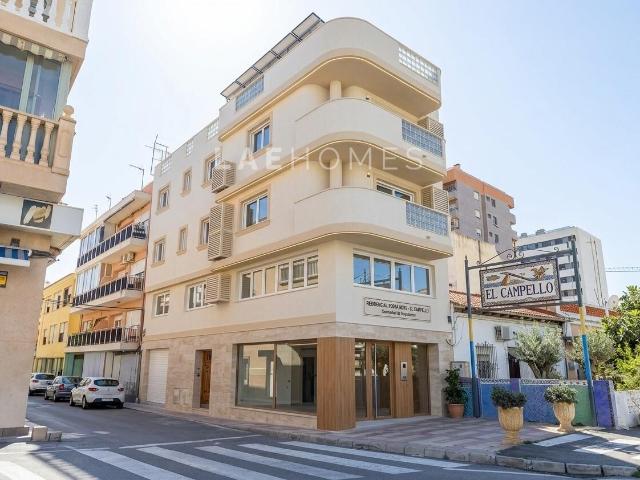 Edificio con local en venta en El Campello