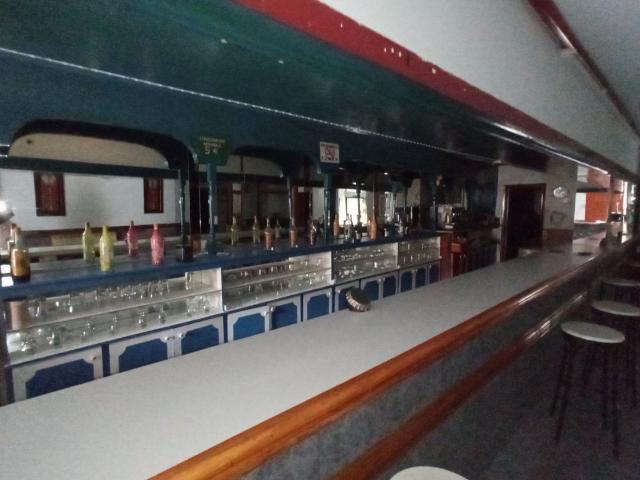 Edificio con patio interior en venta.!