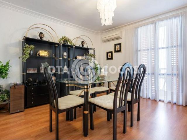 EDIFICIO CON RENTABILIDAD EN VENTA EN REUS