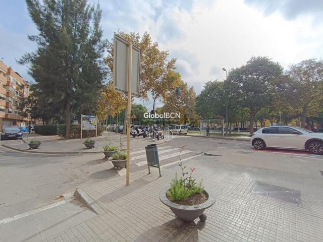 Edificio, Cornellà de Llobregat