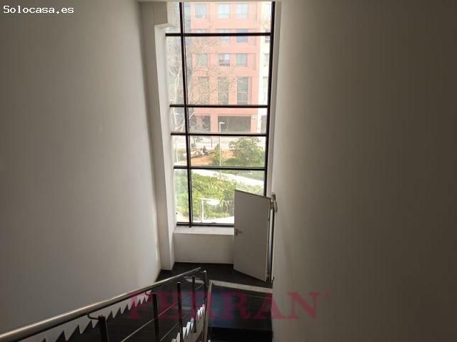 Edificio corporativo/industrial en alquiler y posibilidad de venta Cristóbal