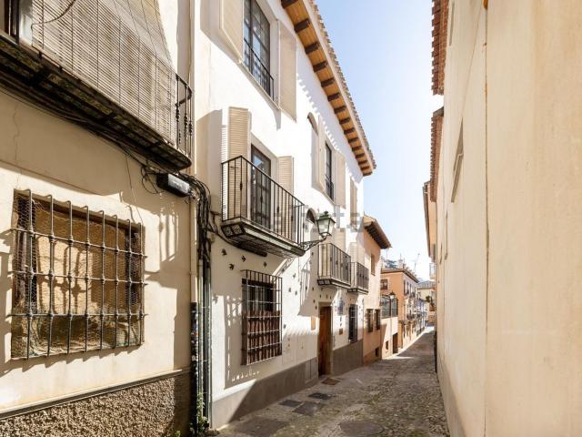 Edificio, Cuesta Escoriaza Barranco del Abogado, Granada