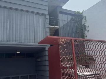 Edificio de 4 Departamentos en Venta Col. Florida Zona Distrito Tec