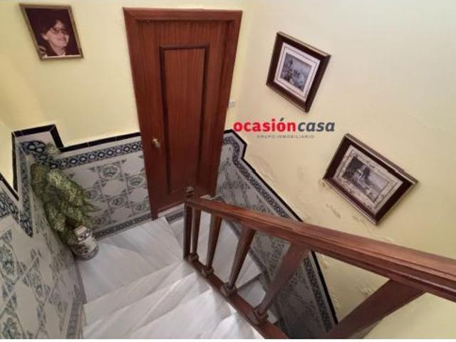 EDIFICIO DE 3 PLANTAS EN EL CENTRO DE PUEBLONUEVO
