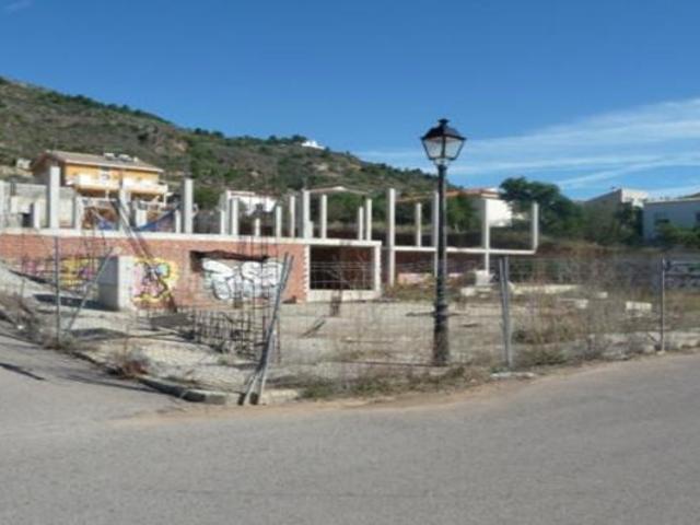 Edificio de viviendas en construcción en Castellnovo