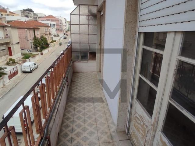 Edifício de alto padrão à venda imóvel de alto padrão Almada, Portugal