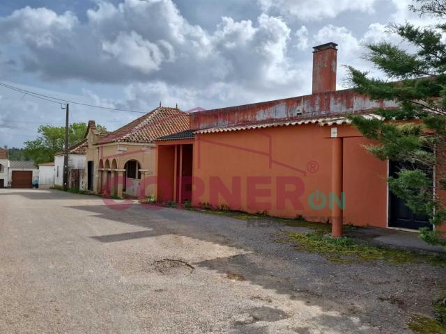 Edifício De Comércio E Serviços E Terreno Urbano 524m² Bombarral e Vale Covo