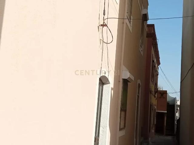 Edifício de dois pisos em pleno coração da cidade Montalvão de Setúbal