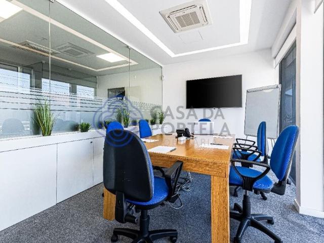 Edifício de Escritórios com 181 m2 totais em Albergaria Ma. 181m² Marinha Grande