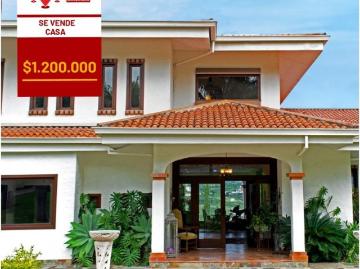 Edificio de lujo en venta Abdón Calderón, Provincia del Azuay