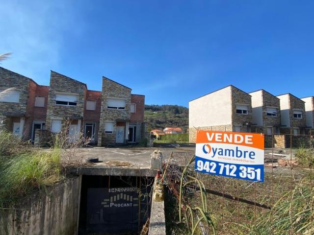 Edificio de lujo en venta Los Corrales de Buelna, España
